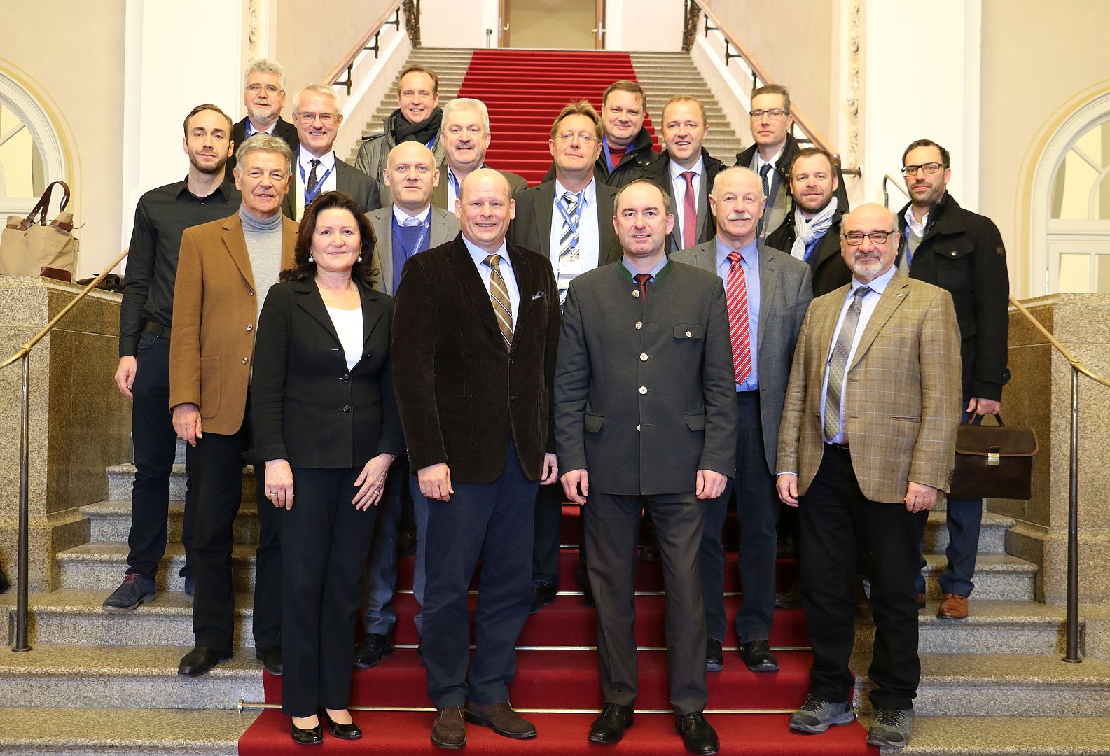 Bei einem Treffen mit der VBS haben Abgeordnete der FREIE WÄHLER Landtagsfraktion über die Zukunft der Abfallwirtschaft in Bayern gesprochen.