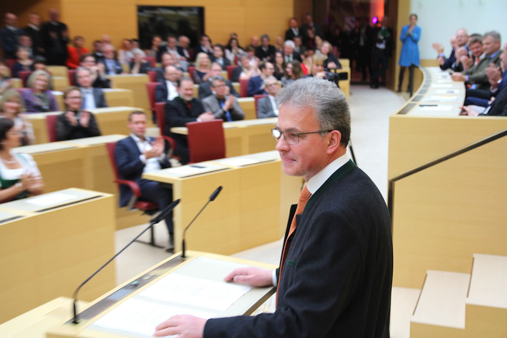 Der Fraktionsvorsitzende der FREIEN WÄHLER, Florian Streibl, im Bayerischen Landtag bei seinem Bericht über die Landtagsarbeit der zurückliegenden Monate.