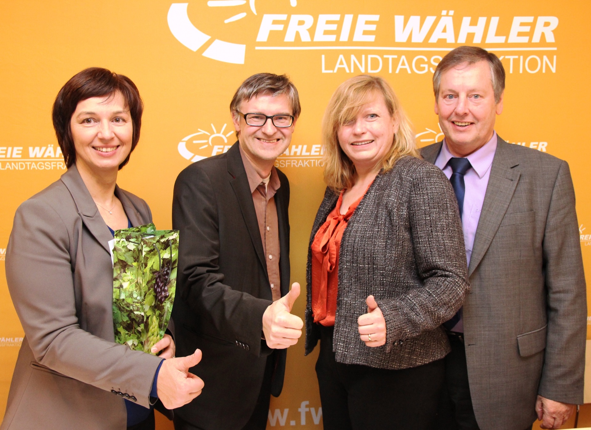 Unser Foto zeigt von links: MdEP Ulrike Müller, Prof. Dr. Joachim Grzega, Leiter des Europäischen Hauses Pappenheim, MdL Gabi Schmidt und MdL Johann Häusler