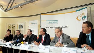 v.l.: Ulrike Müller, Peter Meyer, Hubert Aiwanger, Thorsten Glauber, Manfred Pointner, Dirk Oberjasper (Pressesprecher)